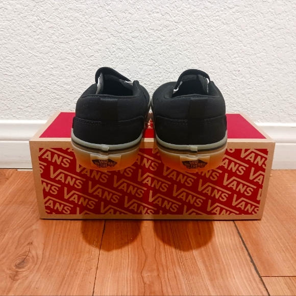 Vans - Picture 3 of 4